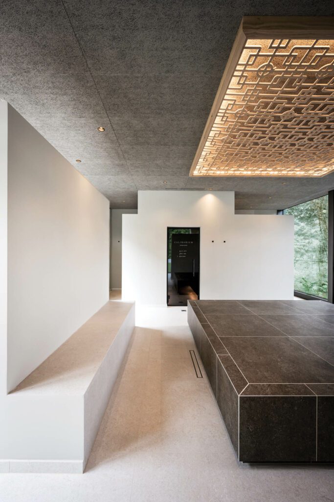 光盒Hammam由激光割橡木制成