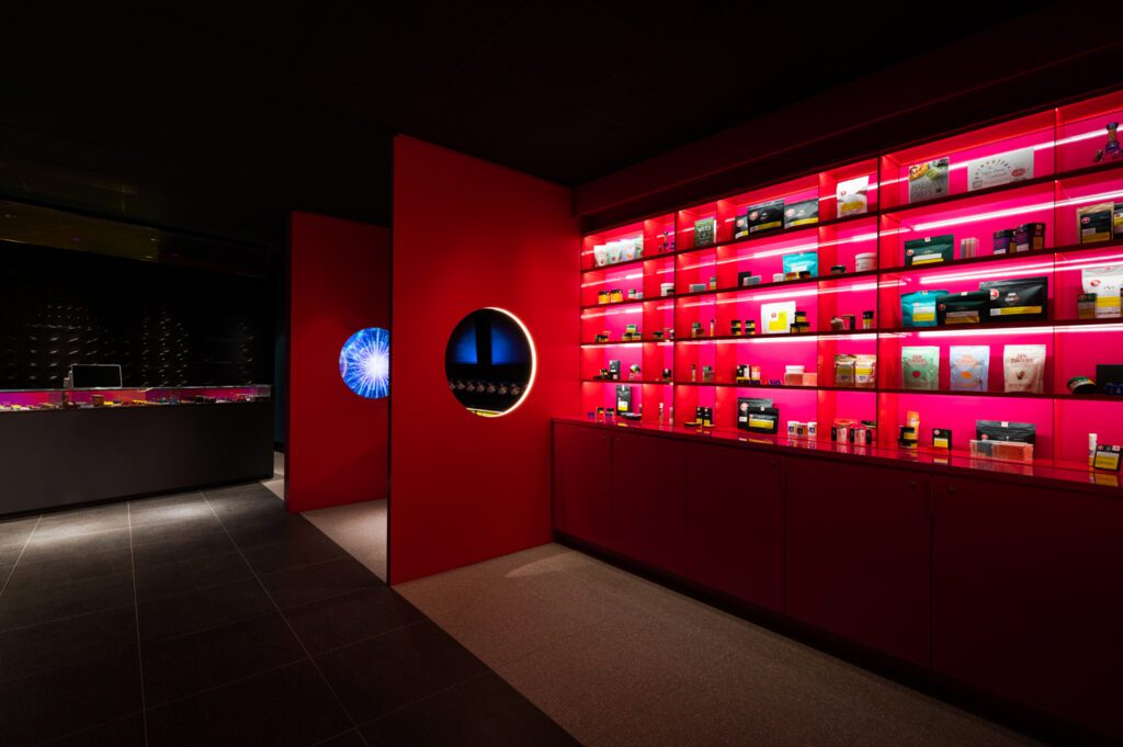 红色调色板后方空格自定义现金包