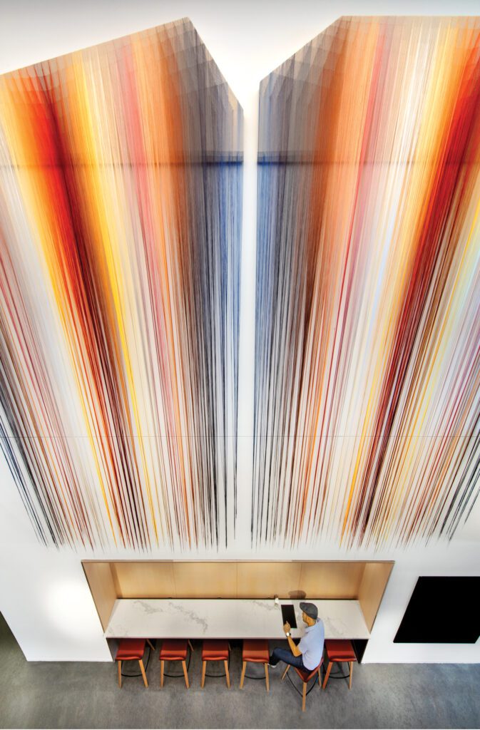 耐克施罗德线程艺术横跨四楼顶二层间间间双层墙