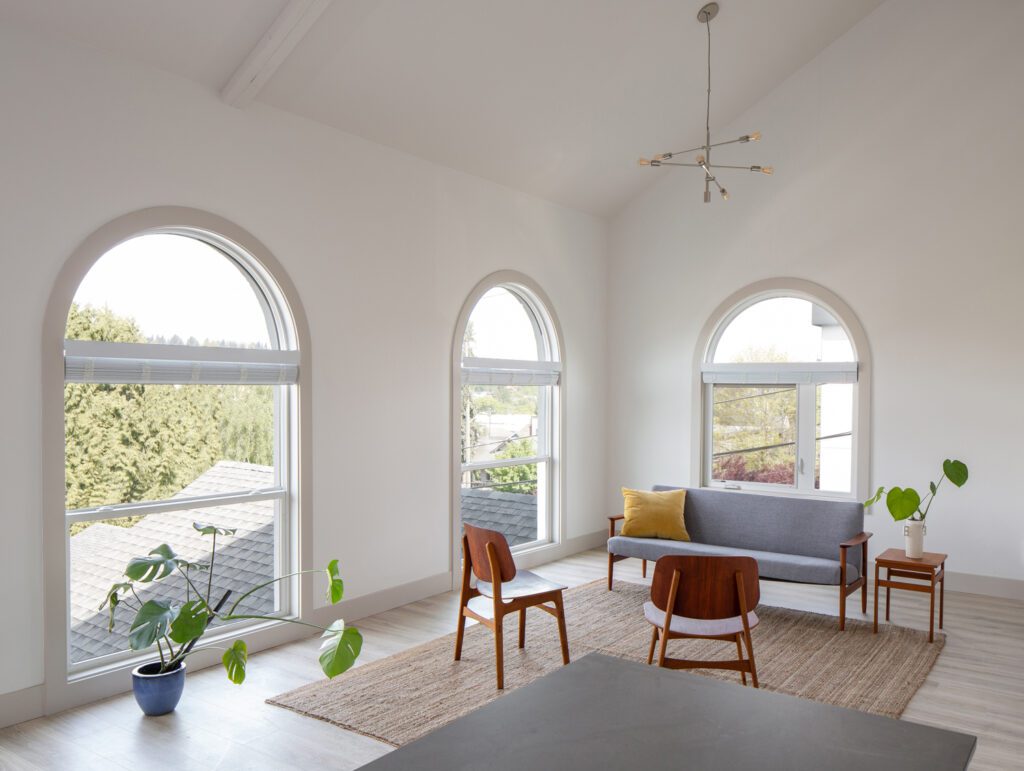 架构细节遍及前教会内每个单元