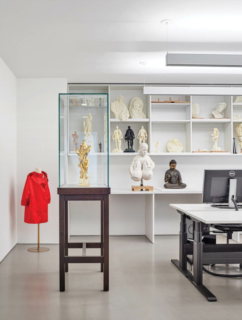 仓库内有工作室数字工作区