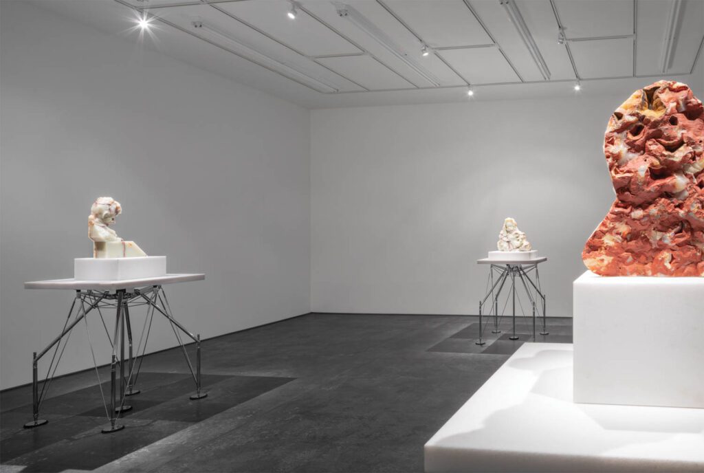 假混凝土搭建楼下画廊 Ball测试雕塑集