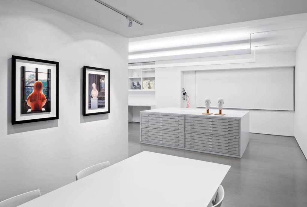 上楼数字工作区 擦混凝土继续 尽管没有加固