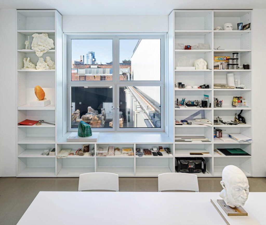 仓库二楼 Ball办公用内置和新窗遮掩石仓