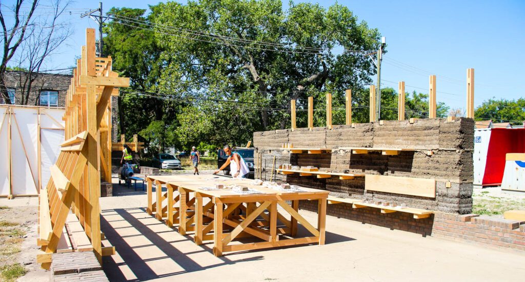 James Albert Martin、Eibhlín Ni Chathaigh、Anne Dorte Vester和Maria Bruun合作水土实验室混合丹麦语和芝加哥语言照片由calph Rasul提供