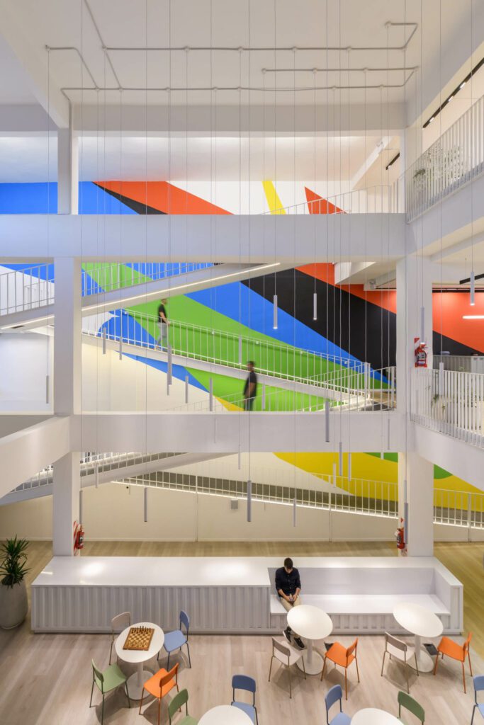 Lucciola画出Elianchari壁画