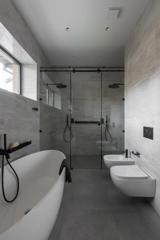 主卫生间拉法布里卡陶瓷瓦被选择引出混凝土