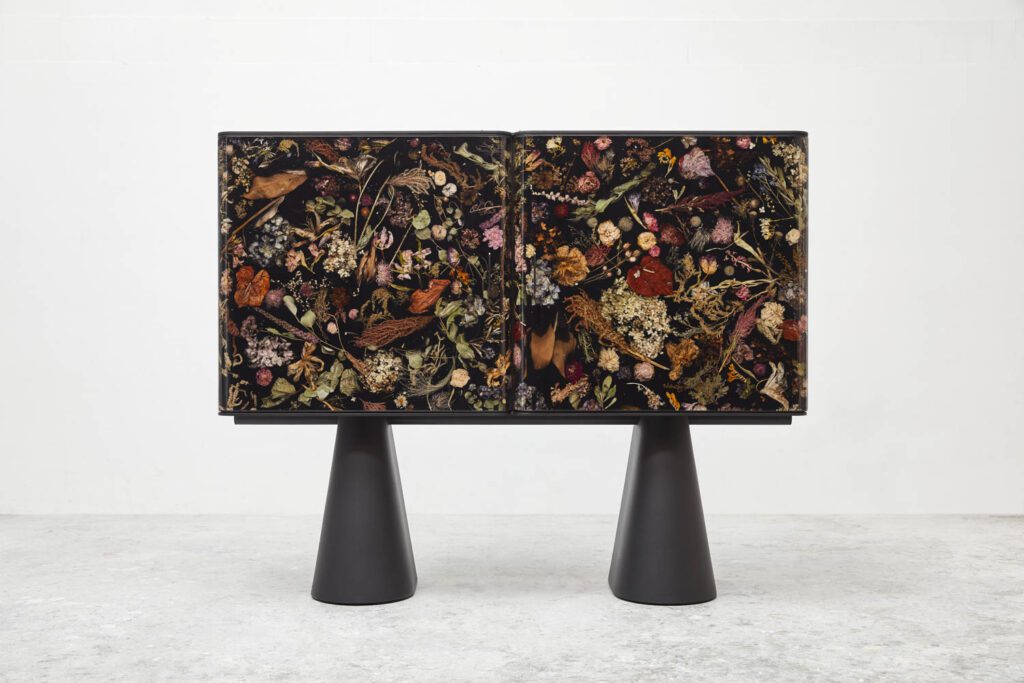 花柜MarcinRusak照片由Mathijslabadie提供