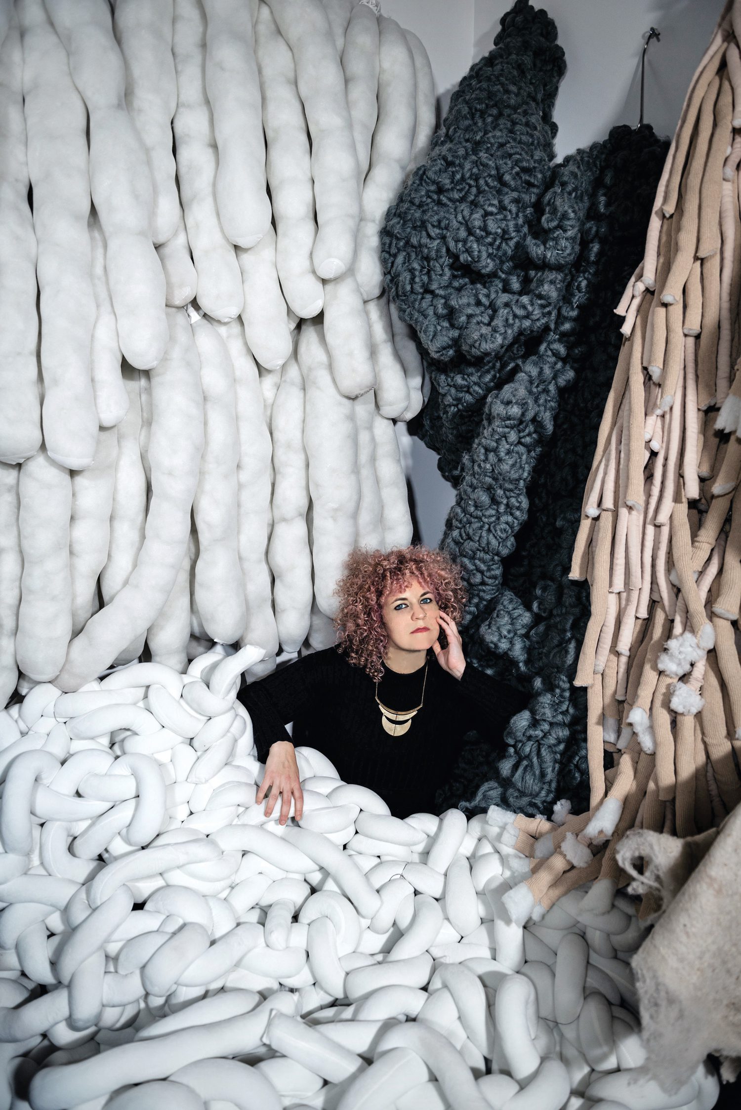 以纽约为基地的纺织艺人KatHoward对羊毛和棉花表示怀疑kathoard系统