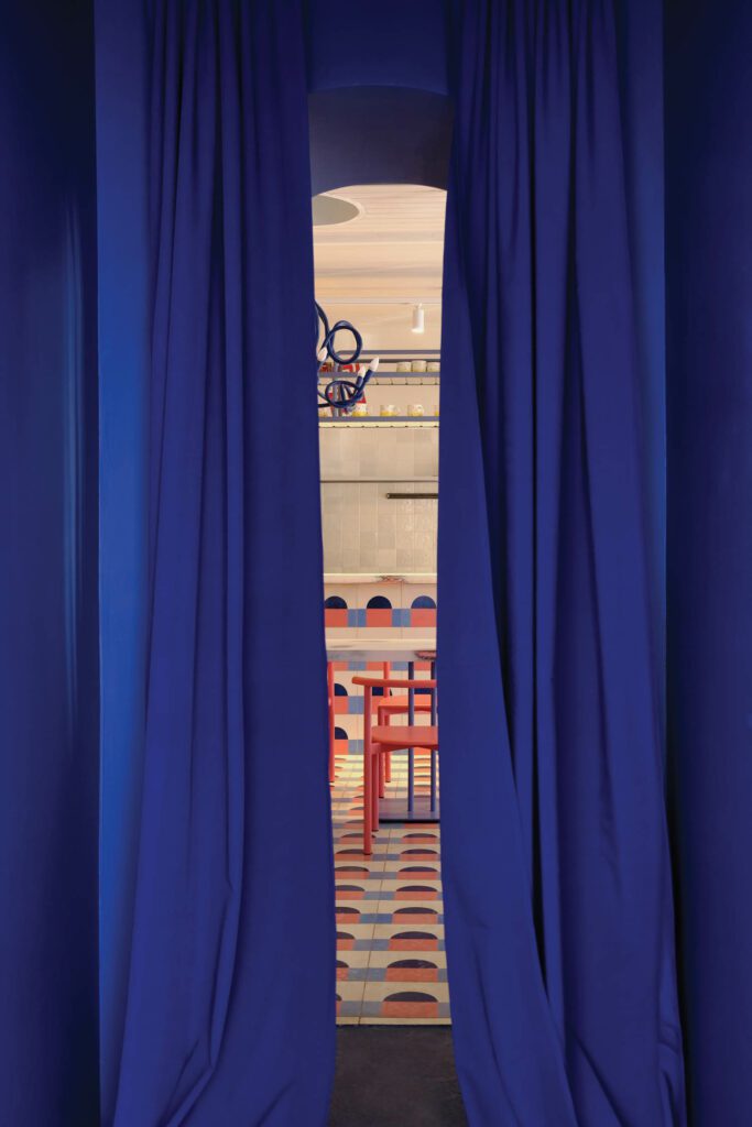 Gabardine窗帘搭建Abu Gosh入口,