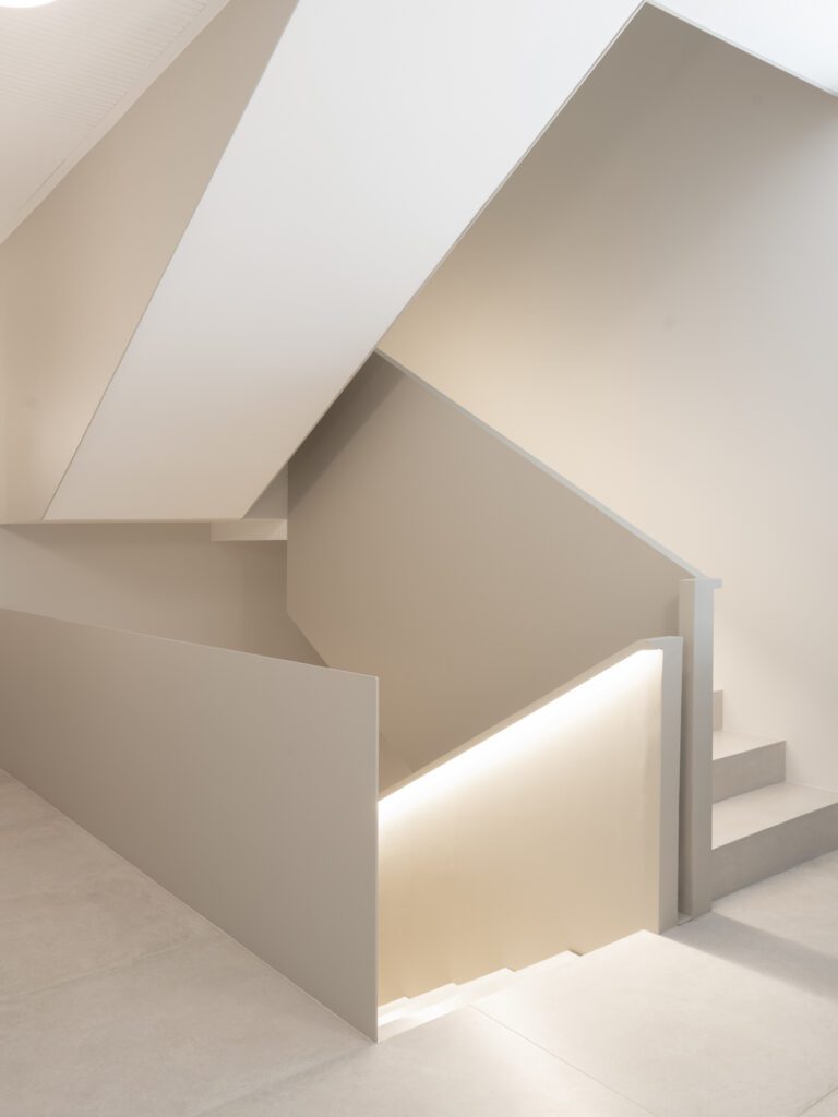 单件钢阶梯特征间接光隐藏桶