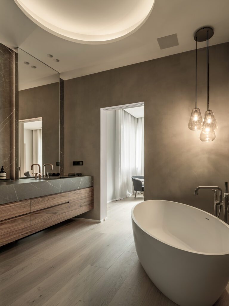 主浴盆和中性调色板