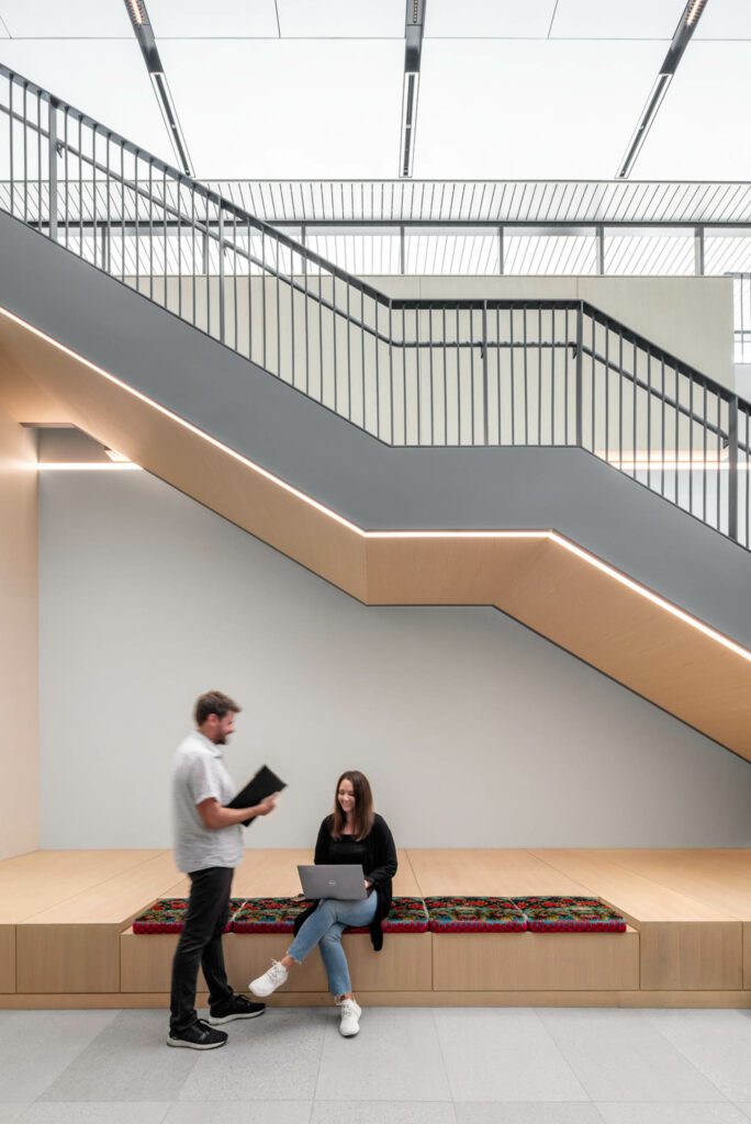 下层梯位为学生互动协作提供弹性座次选择图片由MagdaBiernat提供