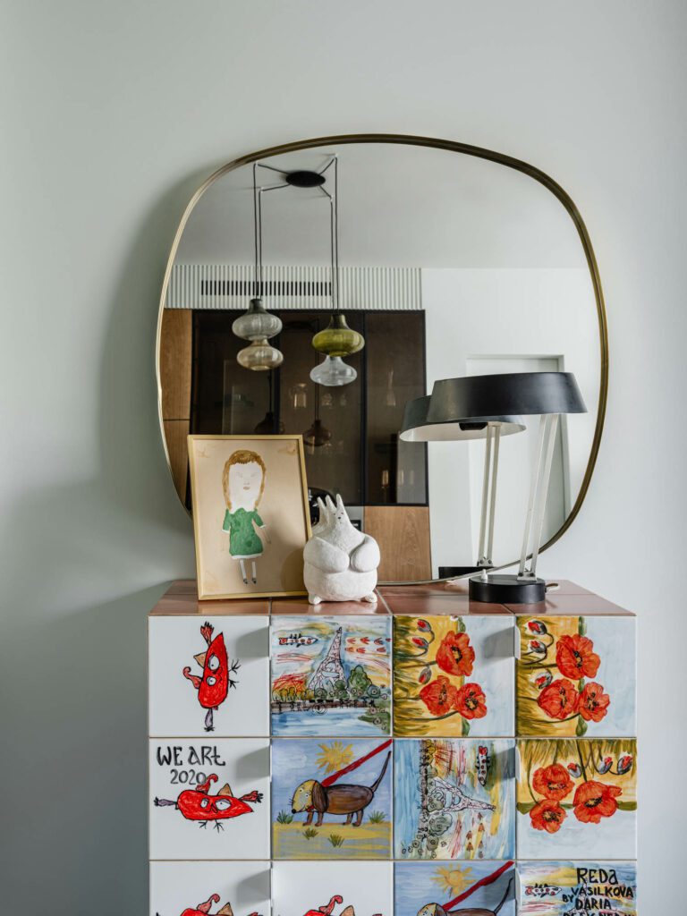 自定义柜用小朋友画板拼贴镜像由Versmissen制作