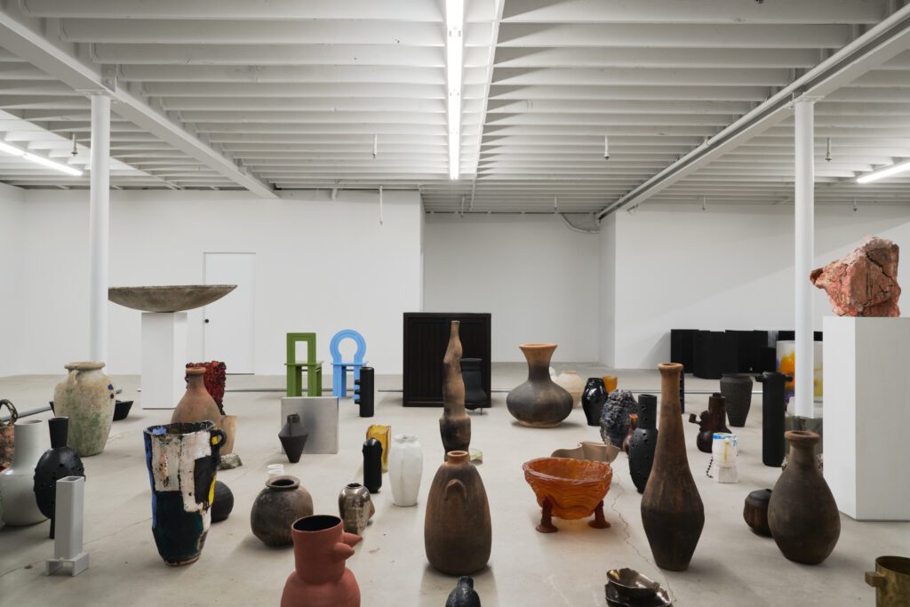 SIZED容器展览照片由Elizabeth Caraba