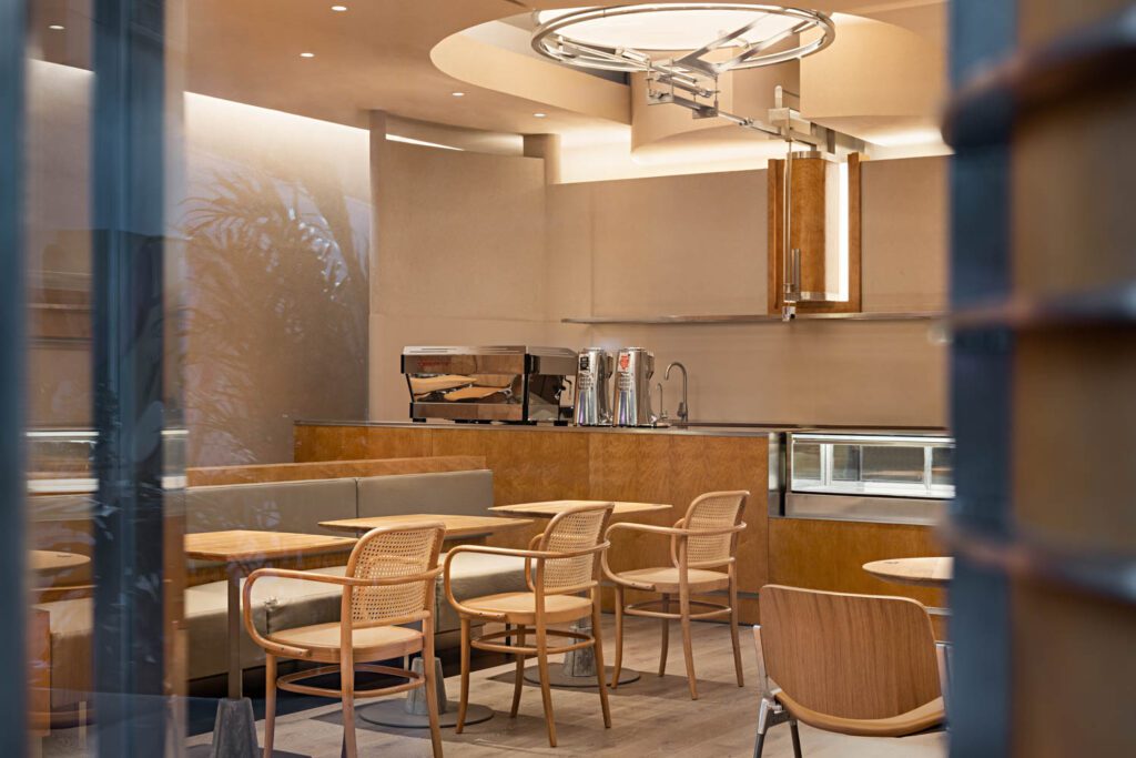 餐厅面积为1100平方英尺