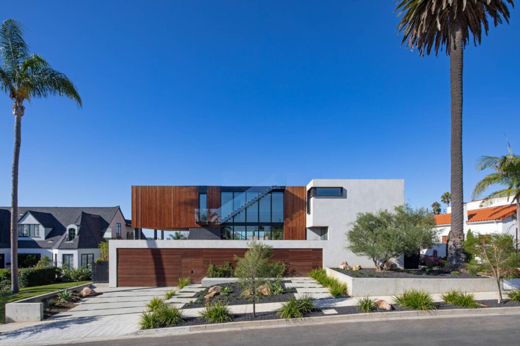 前面带玻璃,iplits和楼梯到楼顶