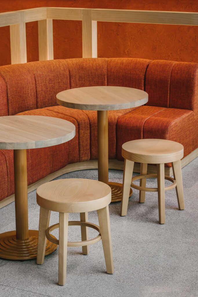 fameg beech凳子拉起自定义表和餐桌,Wektor使用混凝土梯田摄影内特库克摄影