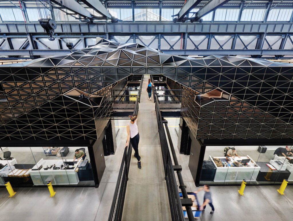 胶合板裁剪带通道内光并造型像岩石矿静脉