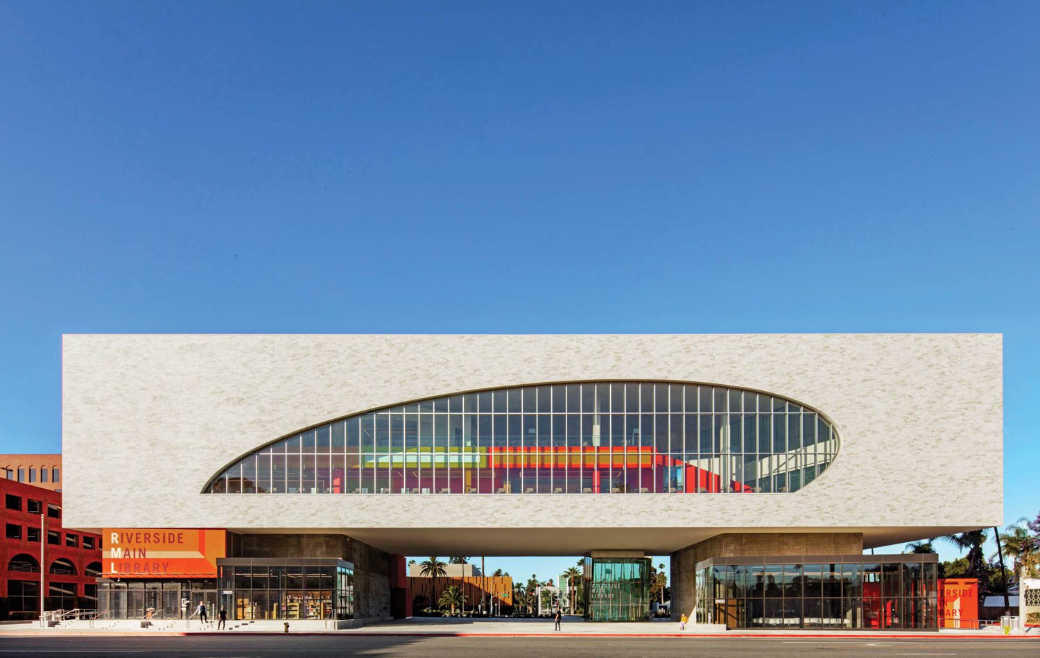 二层混凝土堆积