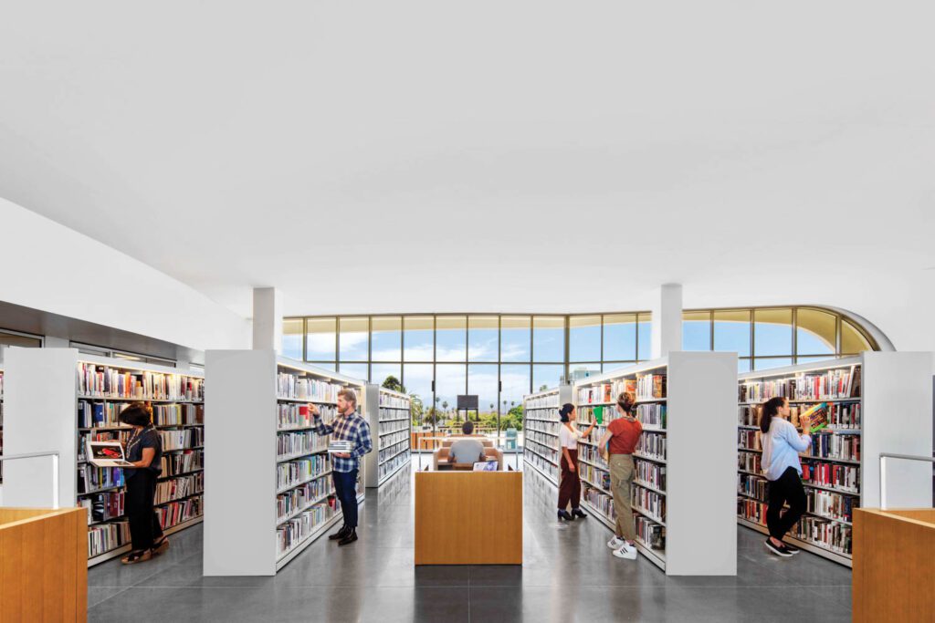 自定义Carrels填充宽混凝土过道 成人栈