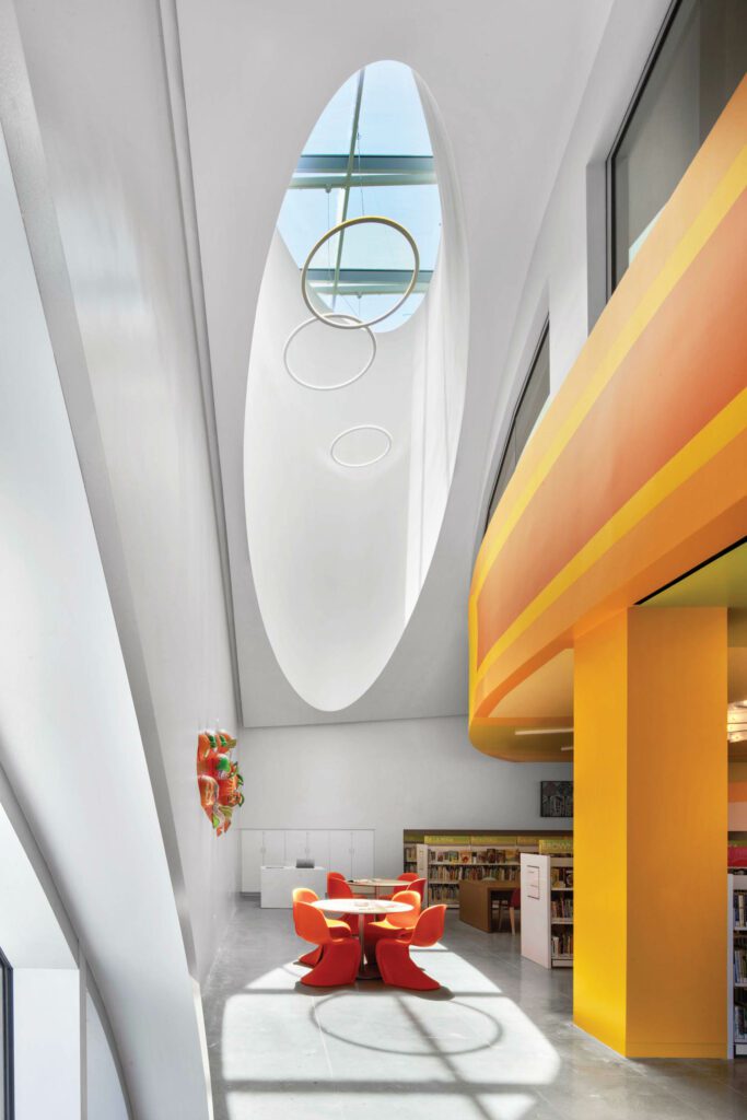 Verner Panton教席环绕Lievore AltherrMolina表儿童版