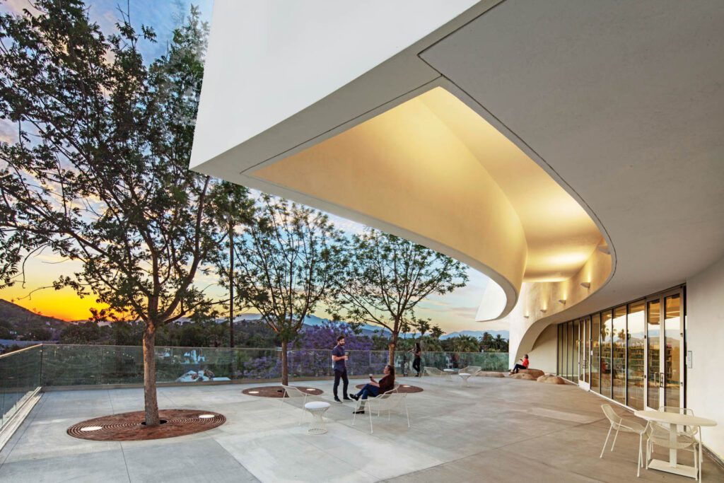 种植梯田占用三楼一端