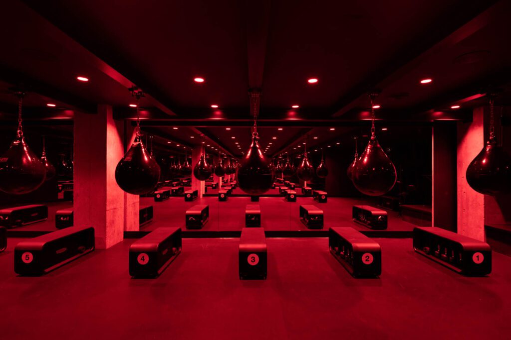 拳击设备挂起天花板 红照机房