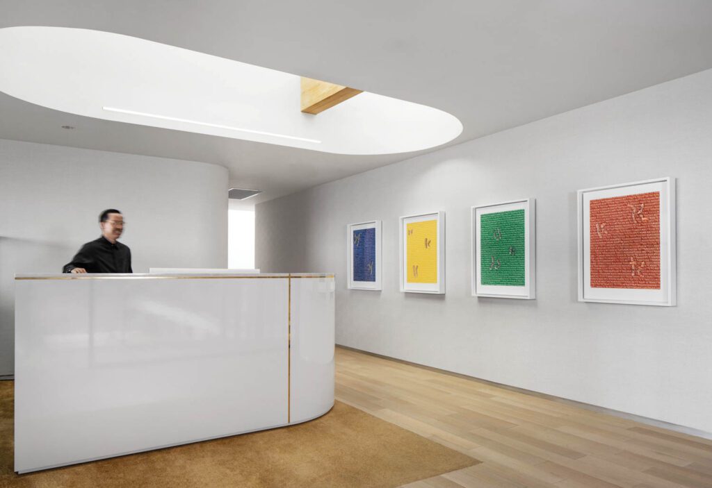 线性黑墙挂在bunnyBurson美工和定制台定义诊所接收