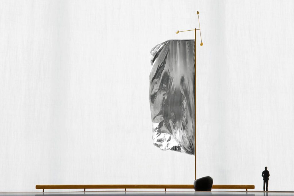 低屏障模型、轮椅模型、旗杆模型和闪亮横幅