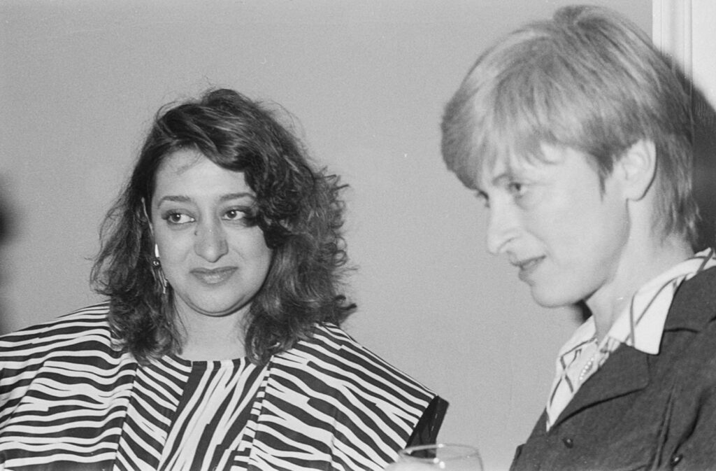 佐伊宗赫里斯和扎哈哈迪德