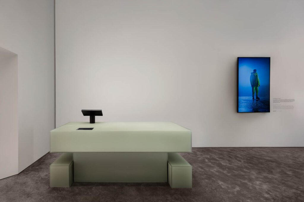 自定义灰绿色接待台