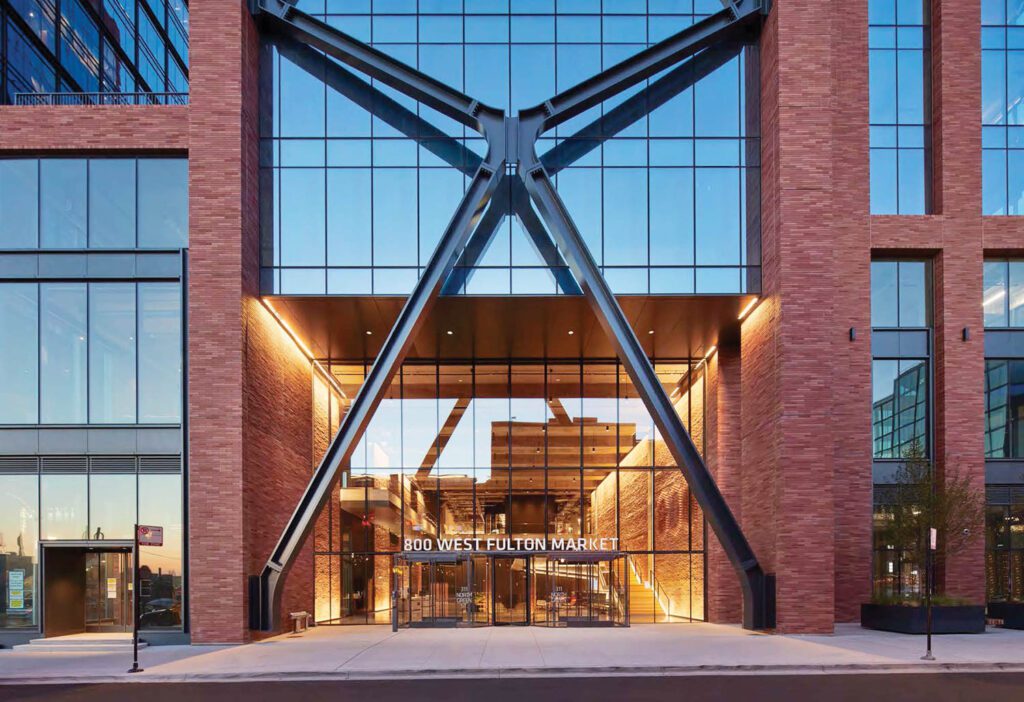 外露结构钢牙套平衡 电梯核心对面