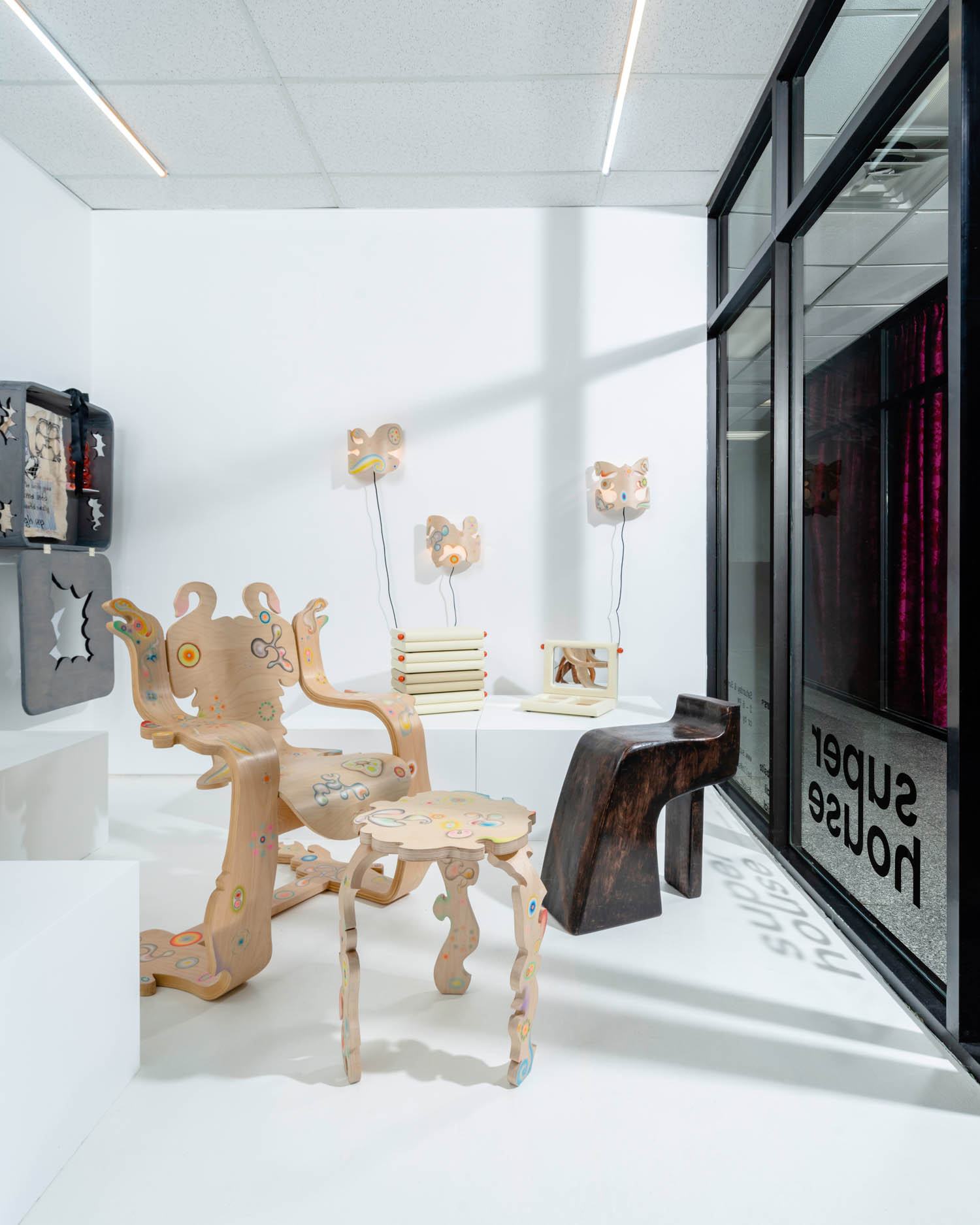 内含展览包括艺人和设计师的工作,包括Natalie Ochoa、Isabel Roper、Sarah Burns和Nifemi Ogunro