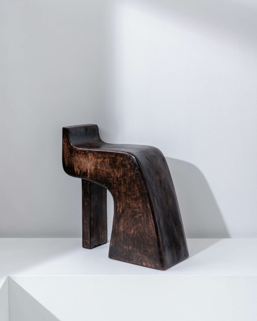 北卡罗来纳州和纽约Nifemi Ogunro手雕板提供新式