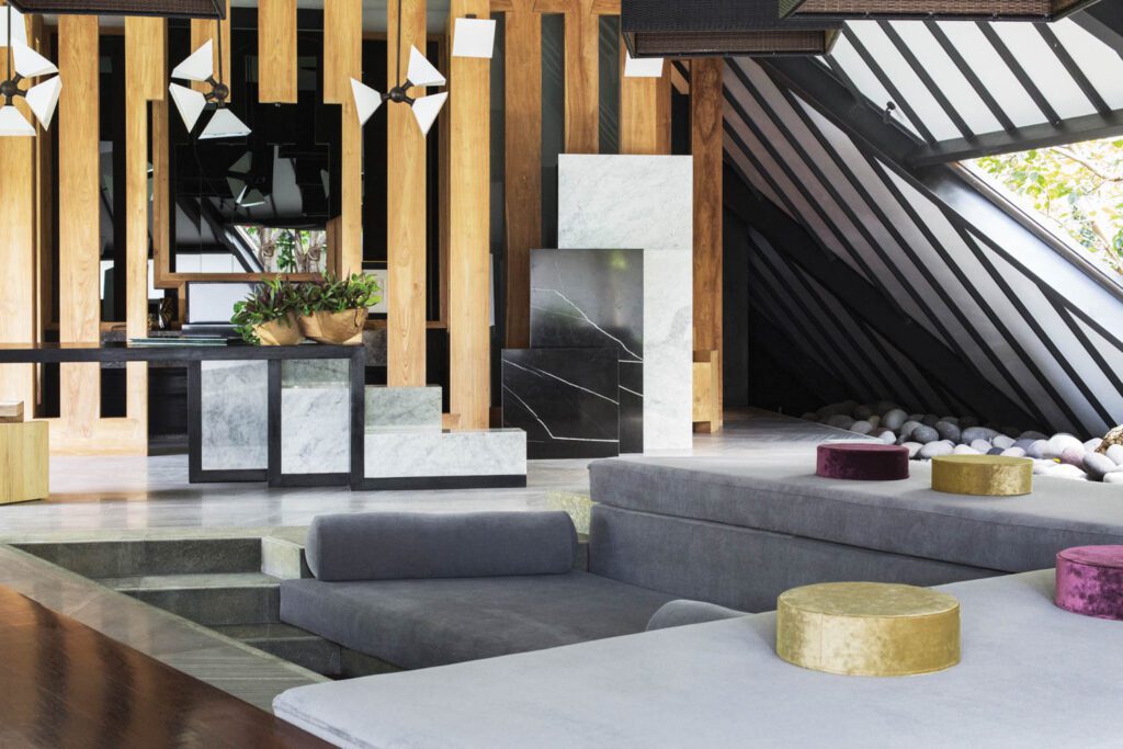 输入官邸主结构