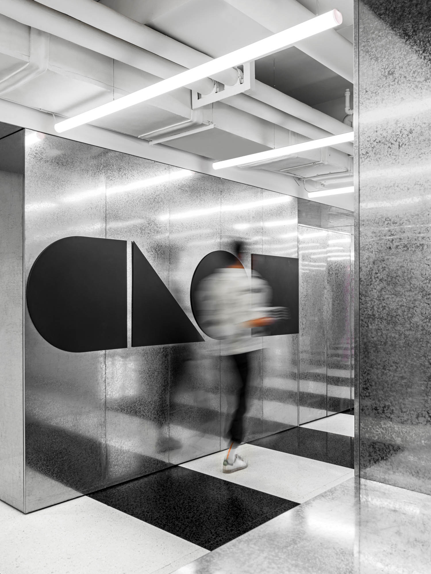 黑白楼面板钢墙