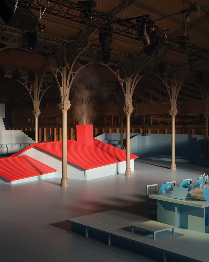 红色天台环绕着似怪异树