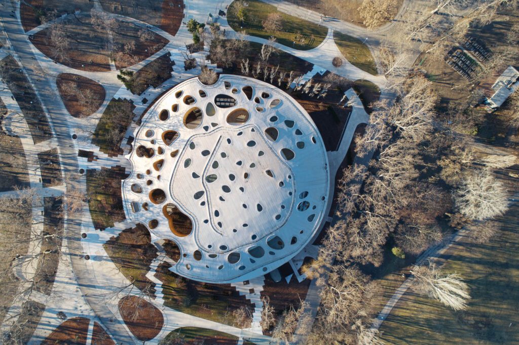 楼顶自容性从上看更加明显