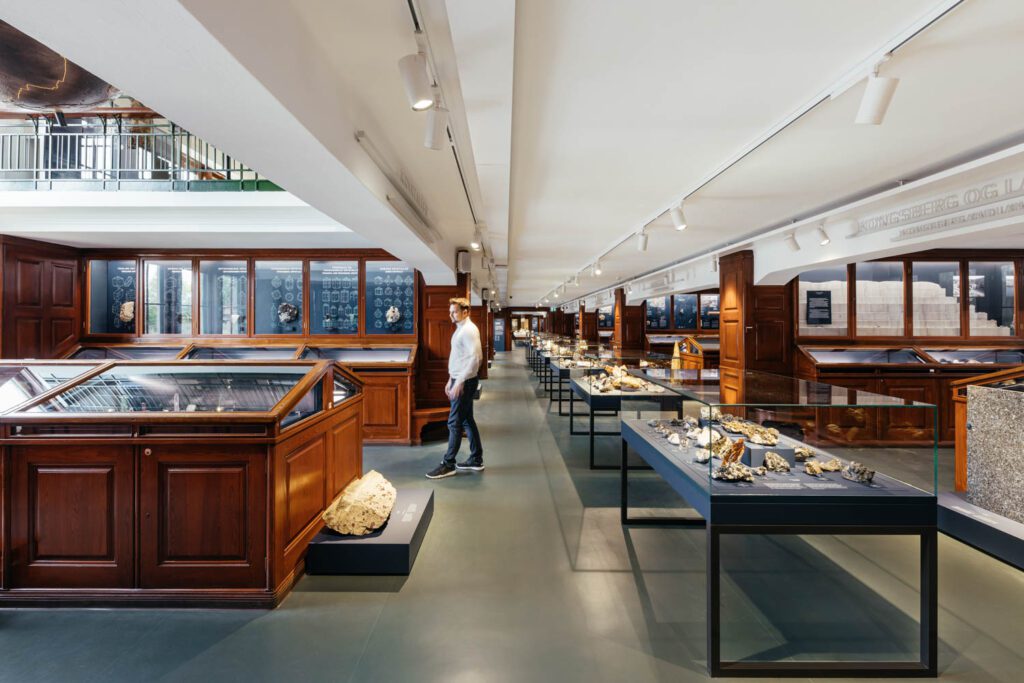 Douglasfir封装自始至终也是原创式,绿色linoleum楼面新开