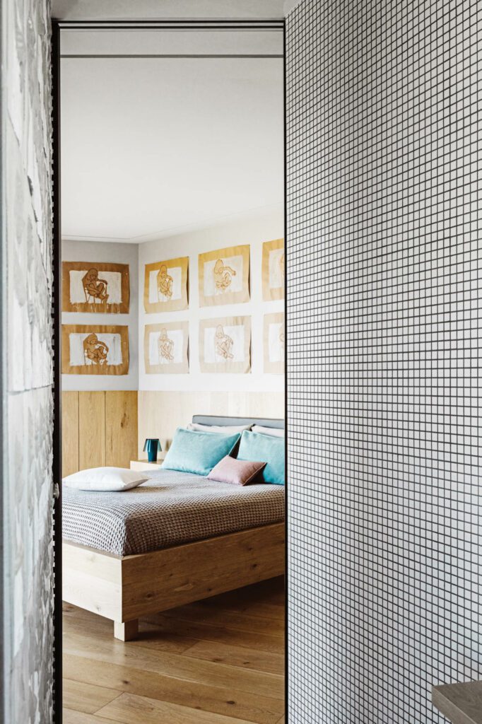 主卧室特制床和BerrutiIsaac的女儿,他为2009Bienale Di Venezia制作