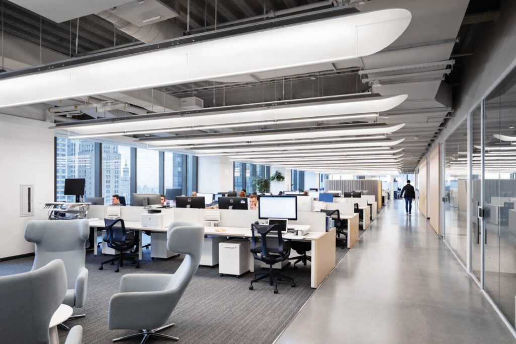 自定义声学板 由LED上传 几乎隐形挂起 屏蔽工作站布局工作室