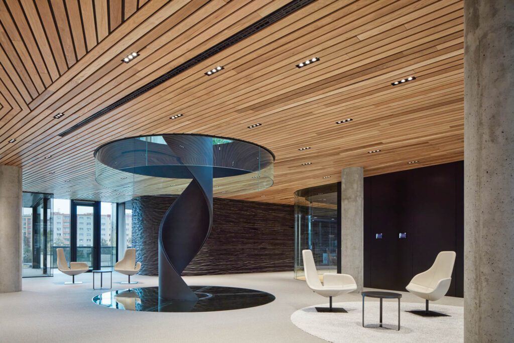 钢丝带环绕螺旋楼梯转成单立雕刻元素