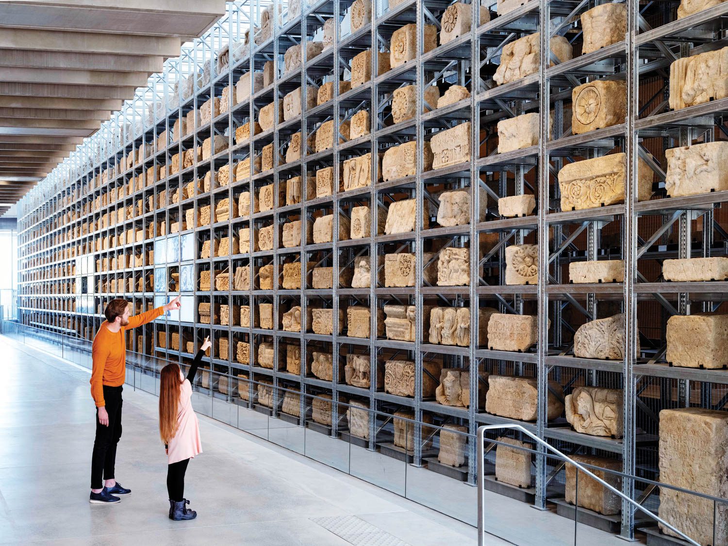 网格存储墙仿佛古罗马人对正规性、重复性、工程结构的爱