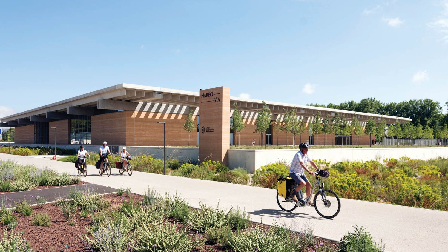 博物馆坐靠低坡道,内含HVAC下带服务和其他建房服务,罗马人自己学习策略