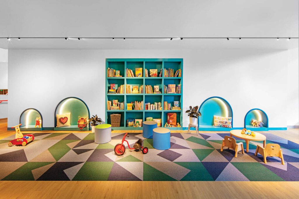 尼龙地毯和LVT楼