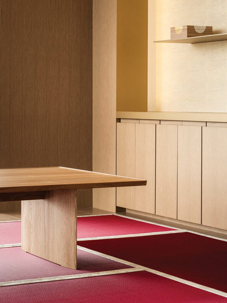 上方表红底塔塔米-mat空间