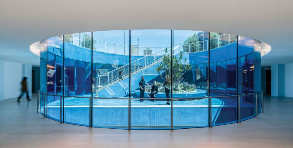 玻璃封住休眠花园