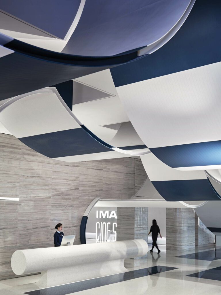 曲线天花板细节看起来像浮云