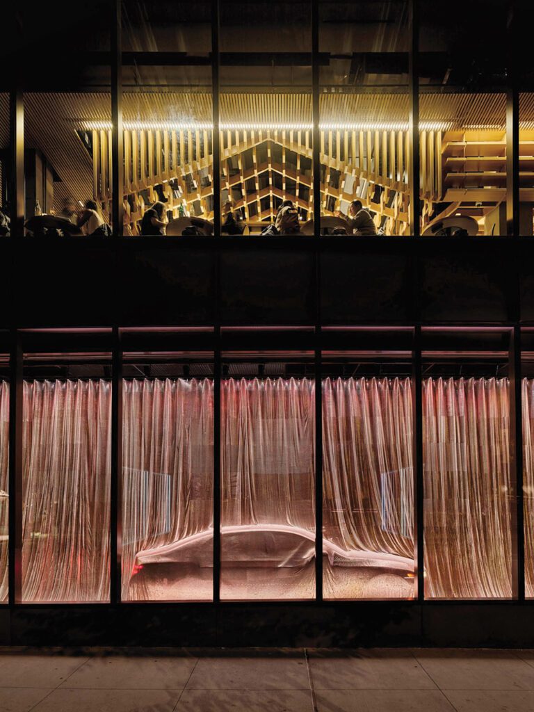 车轮轮廓覆盖桃窗帘 透视内幕